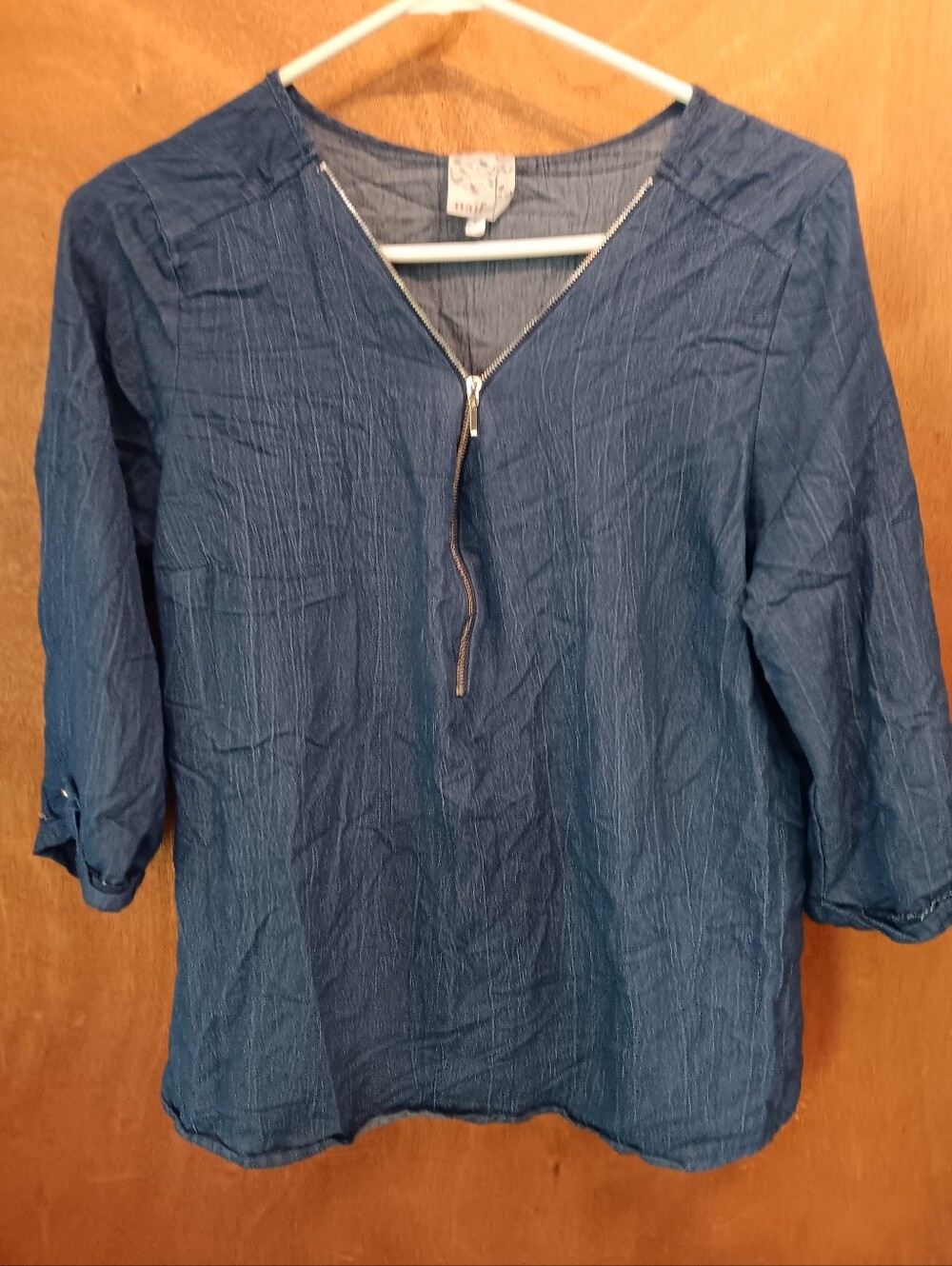 NAIF. Women's Blue Zip-Front Lightweight Blouse